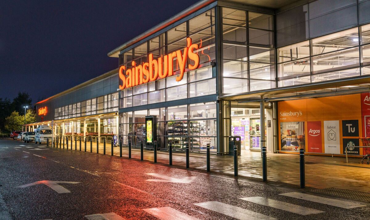 Is Sainsburys Open on Christmas Day