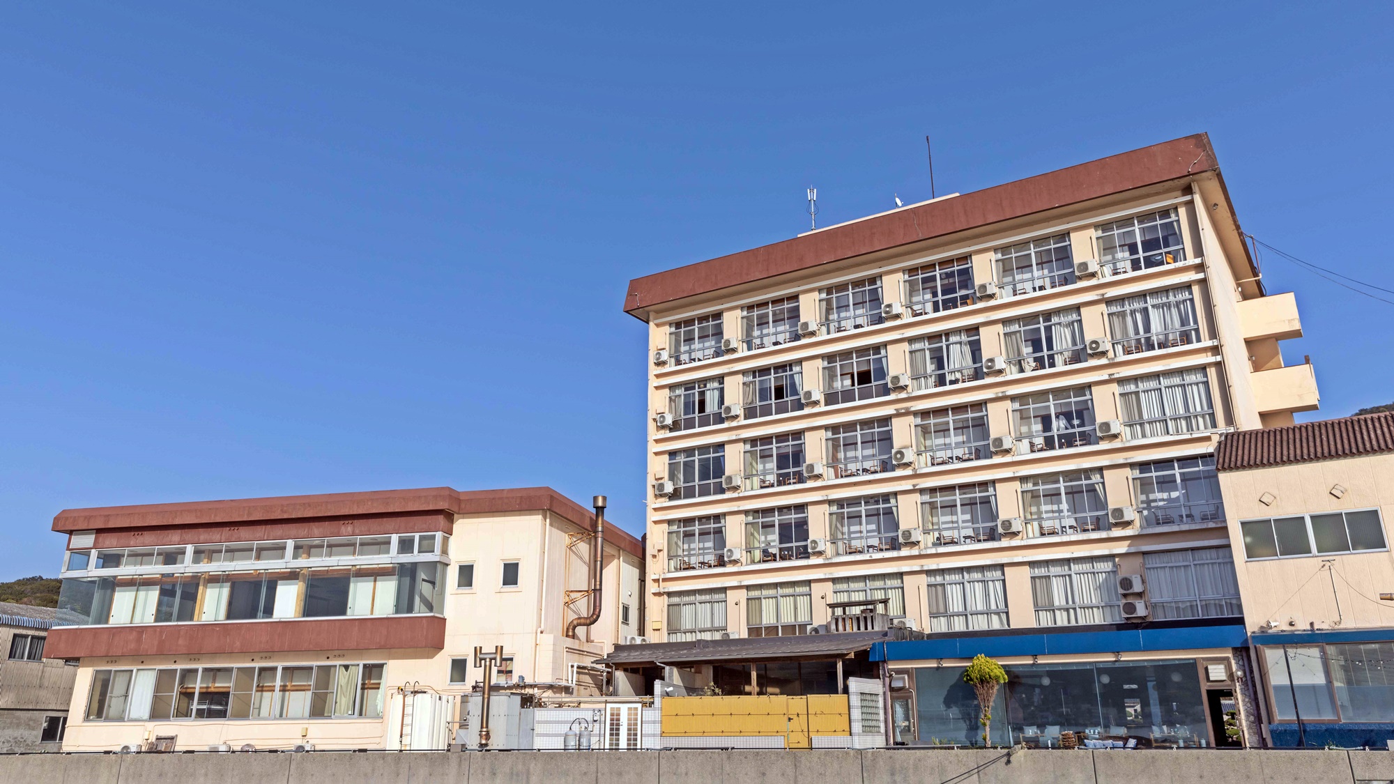 淡路島海上ホテルの噂の真相とは？現在の営業状況と海に浮かぶ宿を徹底解剖
