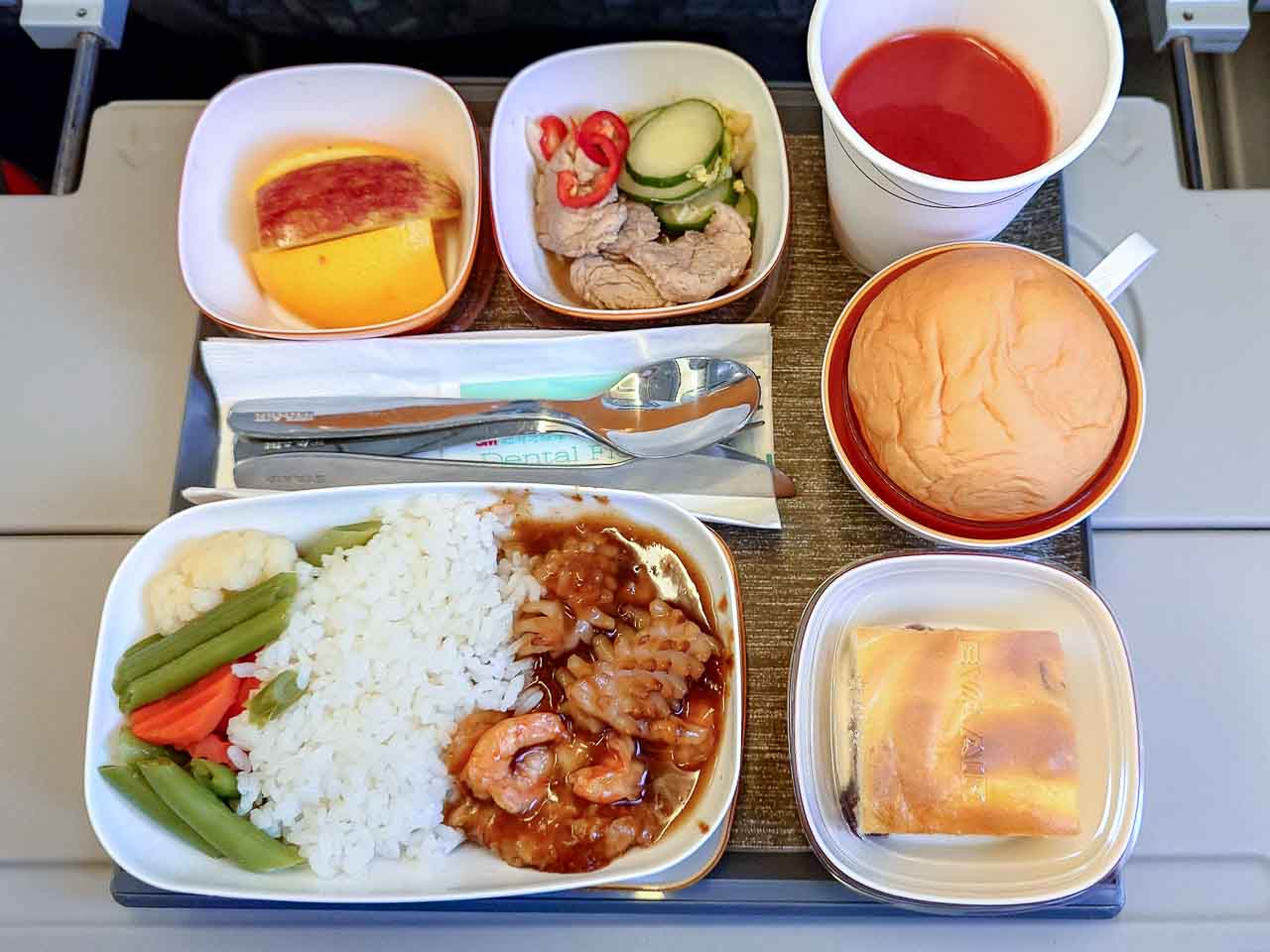 エバー航空の台湾線機内食はなぜ絶賛？2026年最新メニューと評判