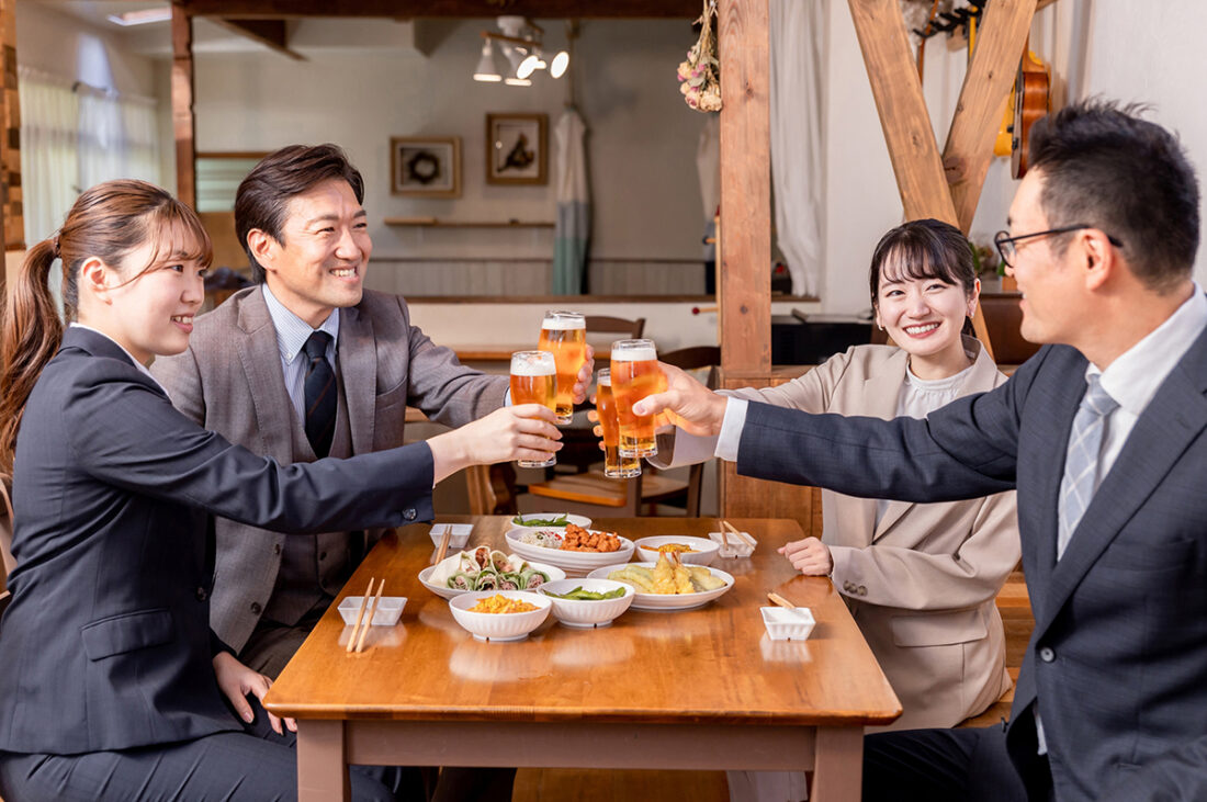 懇談会とは？保護者会との違いや服装・自己紹介の要点を徹底解説
