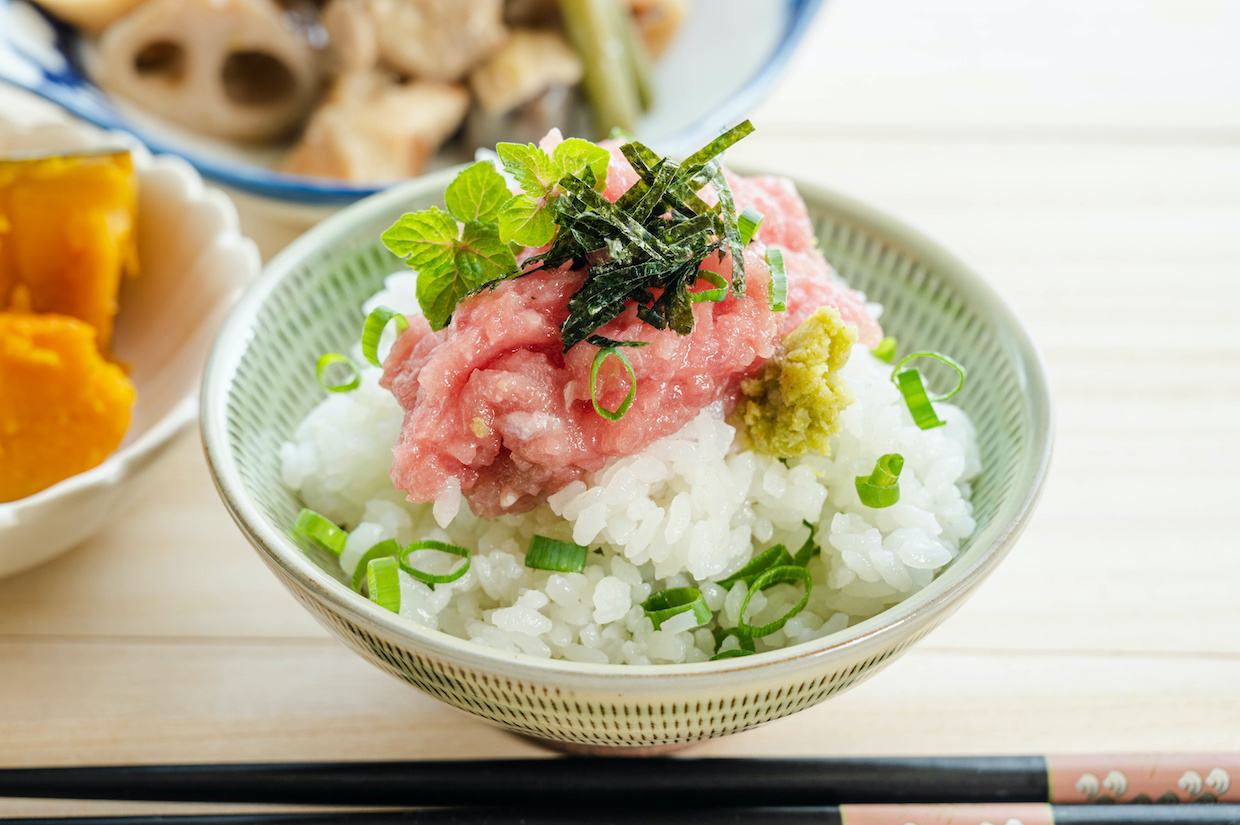 ネギトロ丼の献立完全ガイド！相性抜群のおかず・汁物と簡単副菜
