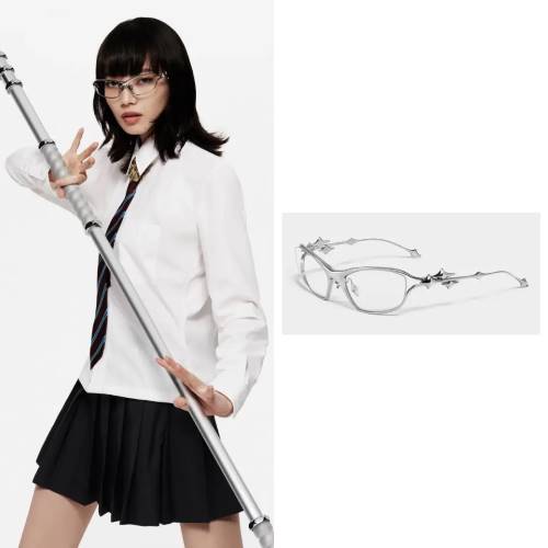 小松菜奈の私服が異次元！古着とシャネルを操る極上スタイリング