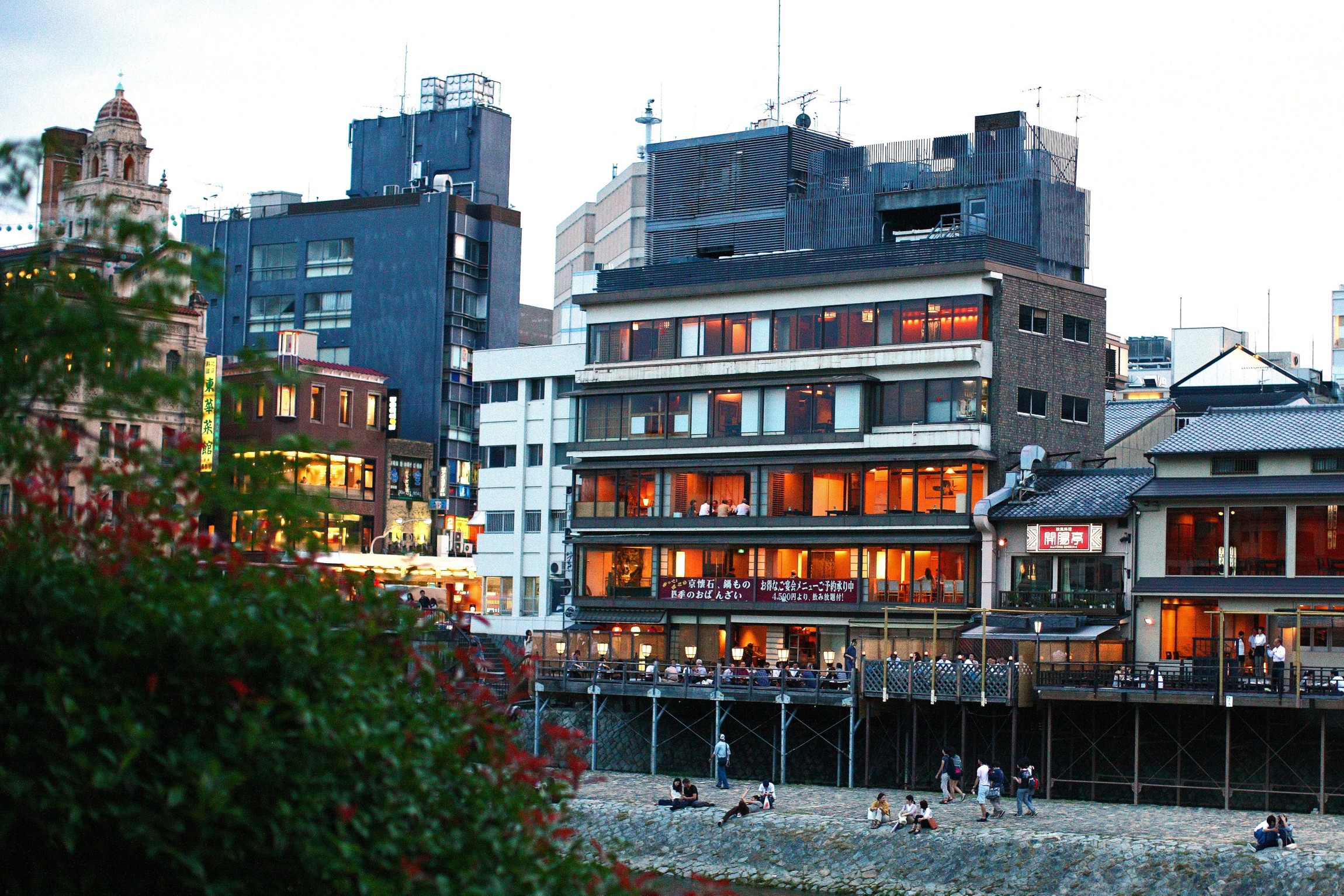 先斗町いづもやの現在と閉店の真相｜名店が歩んだ歴史と川床の記憶