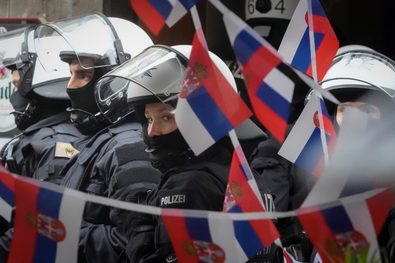 German Police Reported Violent Fan Clashes Before the Conference Final