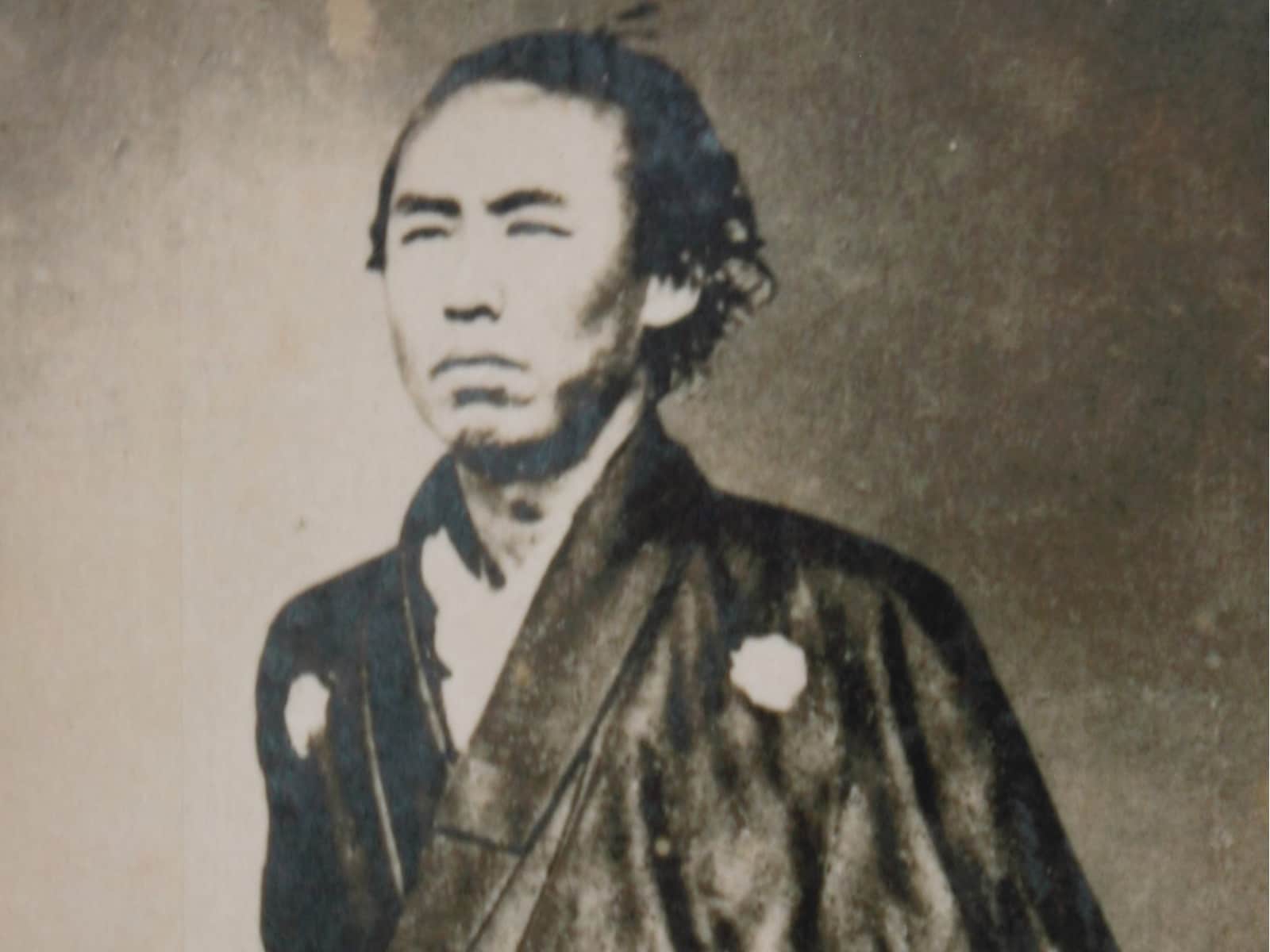 教科書が激変！歴史上の有名人物に隠された意外な真相と波乱の裏側