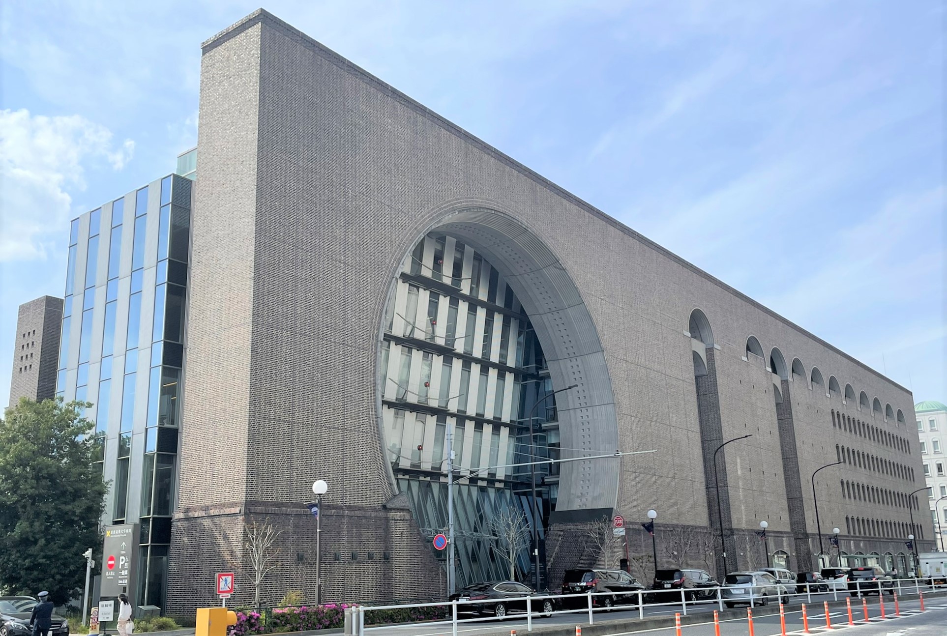 信濃町煉瓦館を徹底解剖！名物カフェ・ランチから医療まで完全ガイド