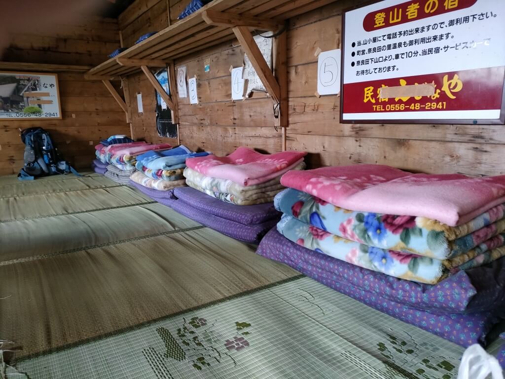 農鳥小屋「怒られる噂」の真相と現在｜2026年最新の予約と注意点