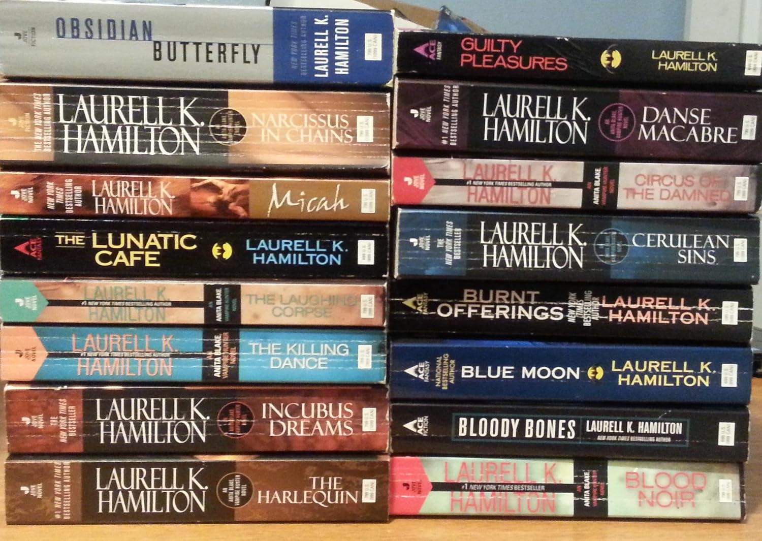 Laurell K Hamilton Anita Blake Books in Order
