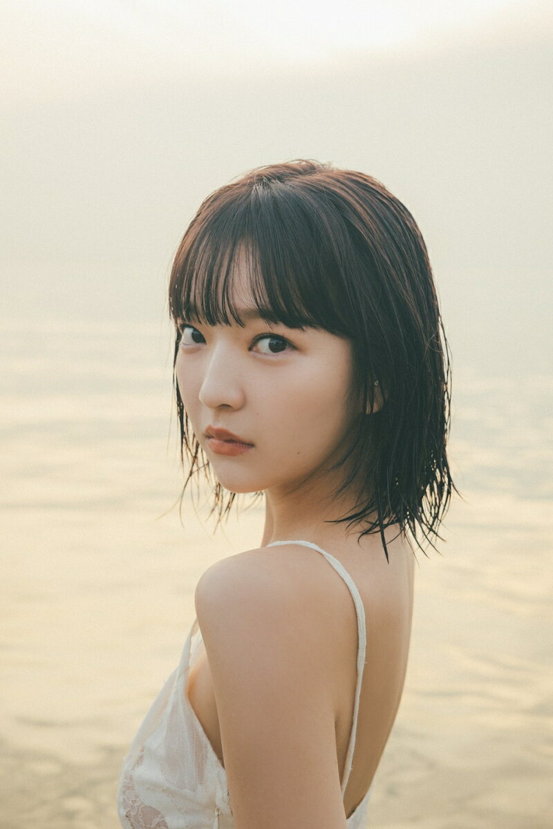 永野芽郁の写真集・最新情報と歴代一覧！限定特典やロケ地を徹底検証
