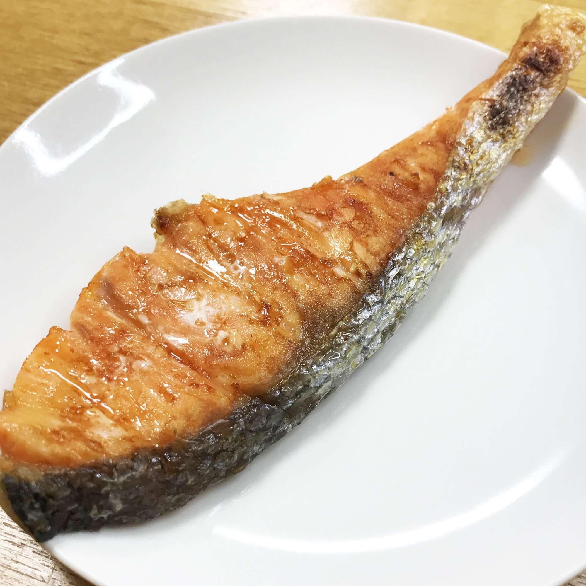 鮭一切れのタンパク質量は？種類別の違いと筋トレ・ダイエット最適解