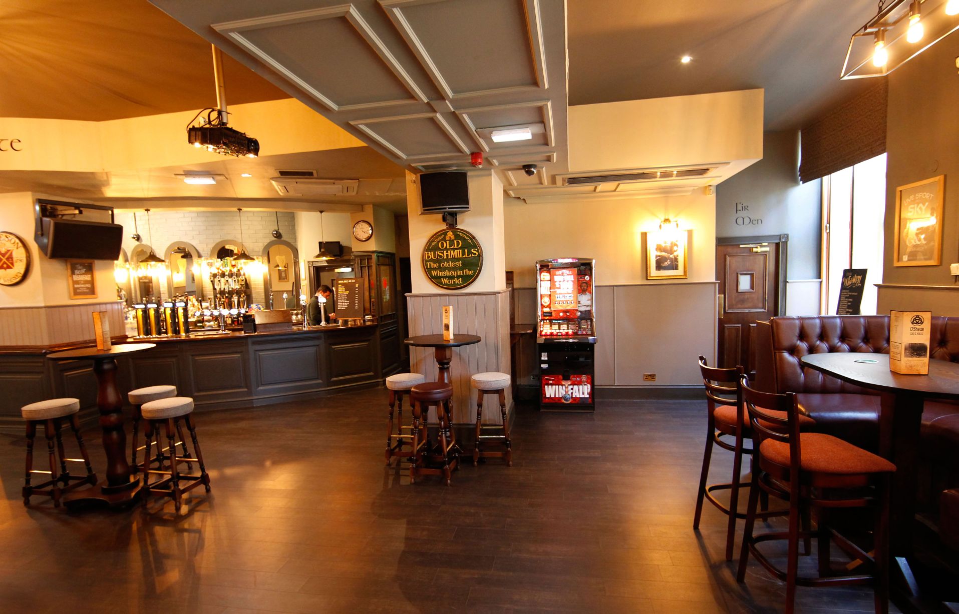 O'sheas Irish Bar Princess Street Manchester