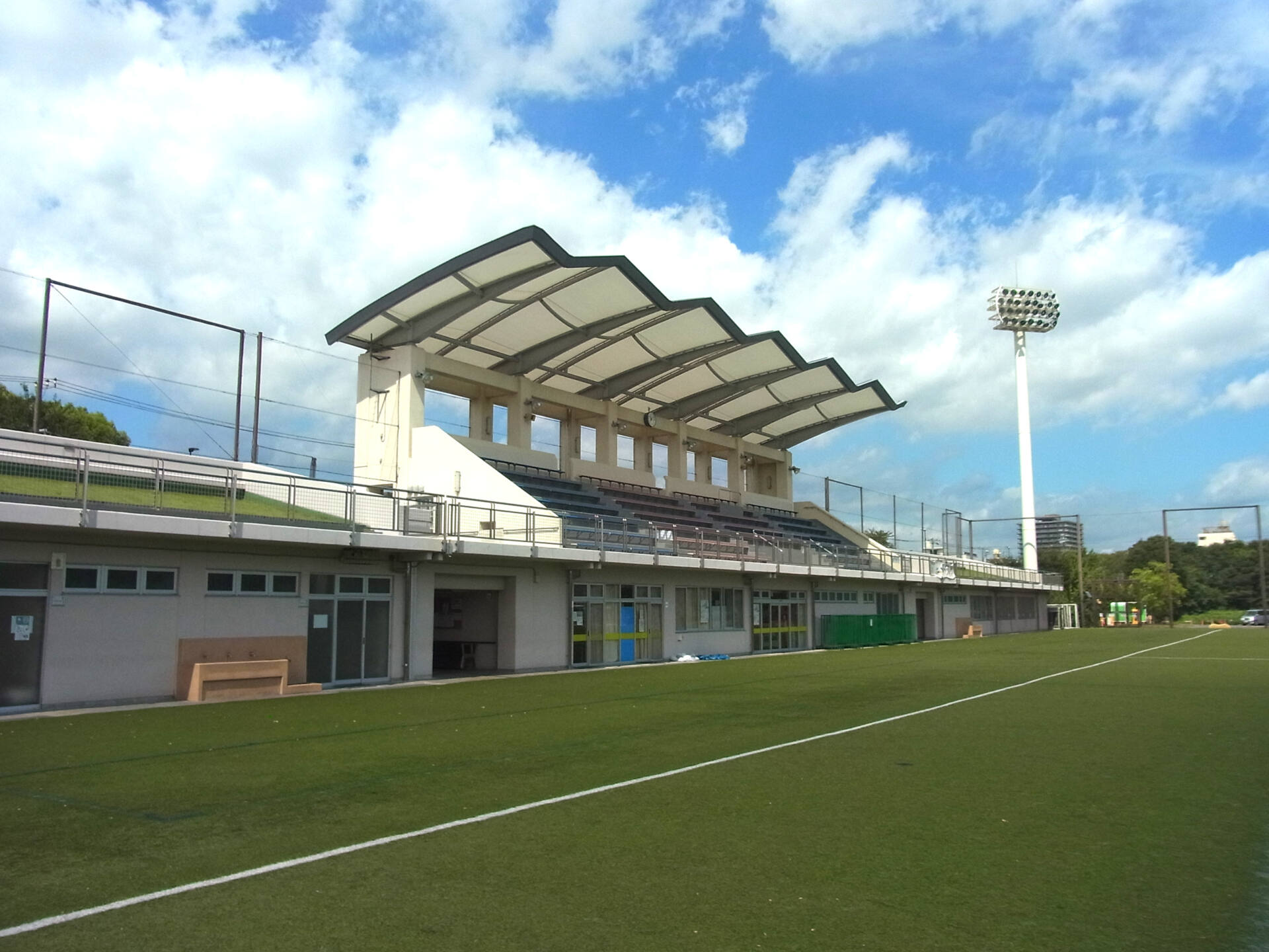 赤羽スポーツの森公園競技場の予約殺到の真相と駐車場・人工芝完全攻略