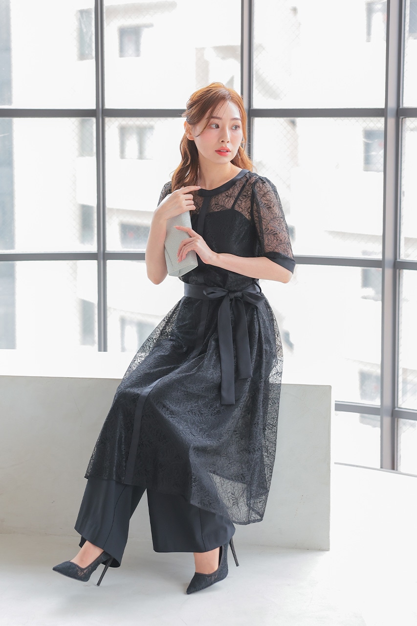 結婚式のパンツドレスはマナー違反？親族・年代別の正解と選び方