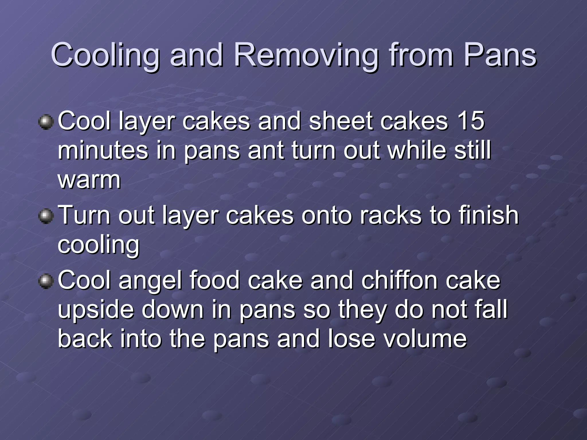 How Long Should Cake Cool in Pan Before Removing