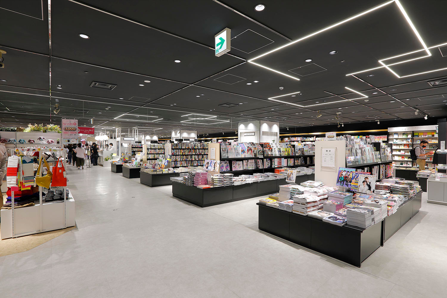 上野の街で出会う本棚！駅前の老舗から隠れ家まで話題の書店を徹底取材