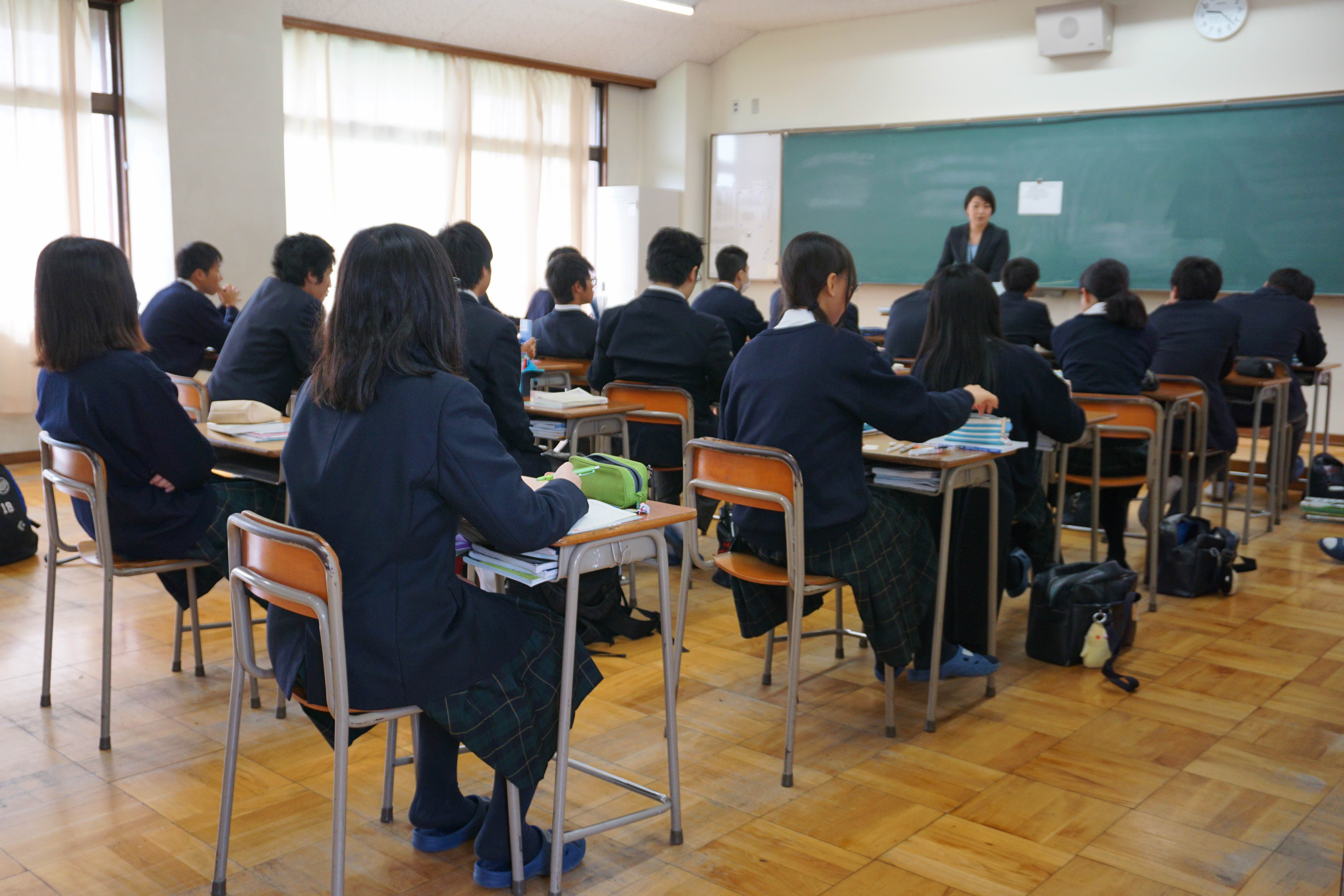 授業中の暇つぶし決定版！スマホなし＆絶対にバレない神ワザ大全