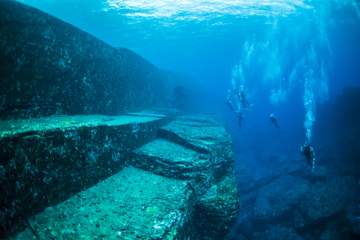 与那国島海底遺跡の真相｜人工物か自然か？2026年最新調査と実態