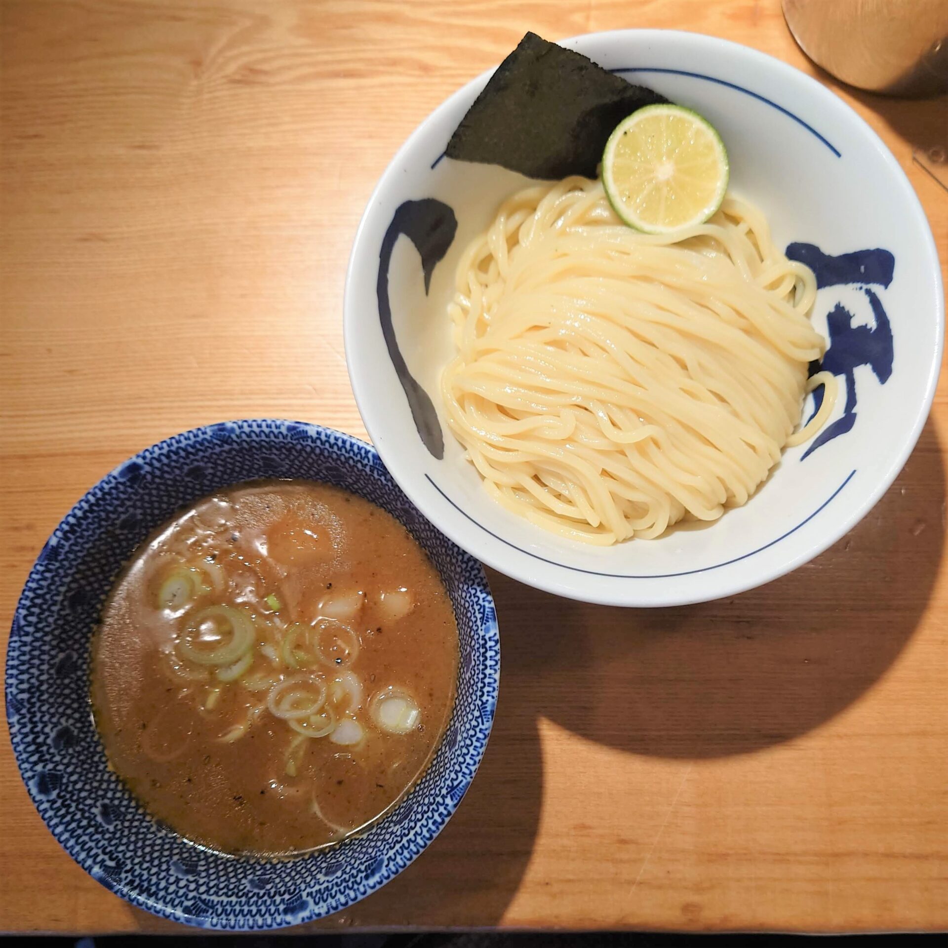 東京駅つけ麺2026年最新比較！行列回避の極意と激戦区の穴場