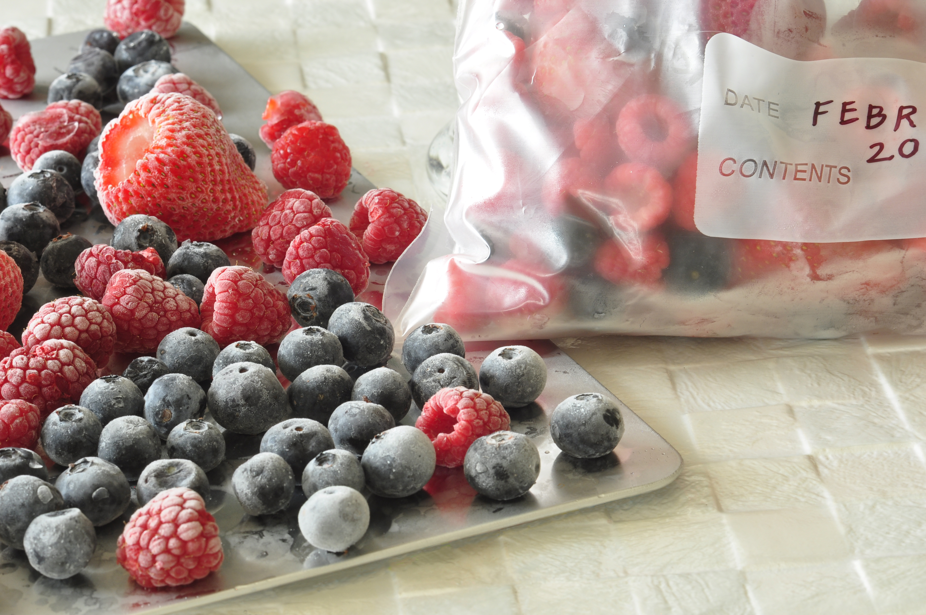 Can You Eat Frozen Berries