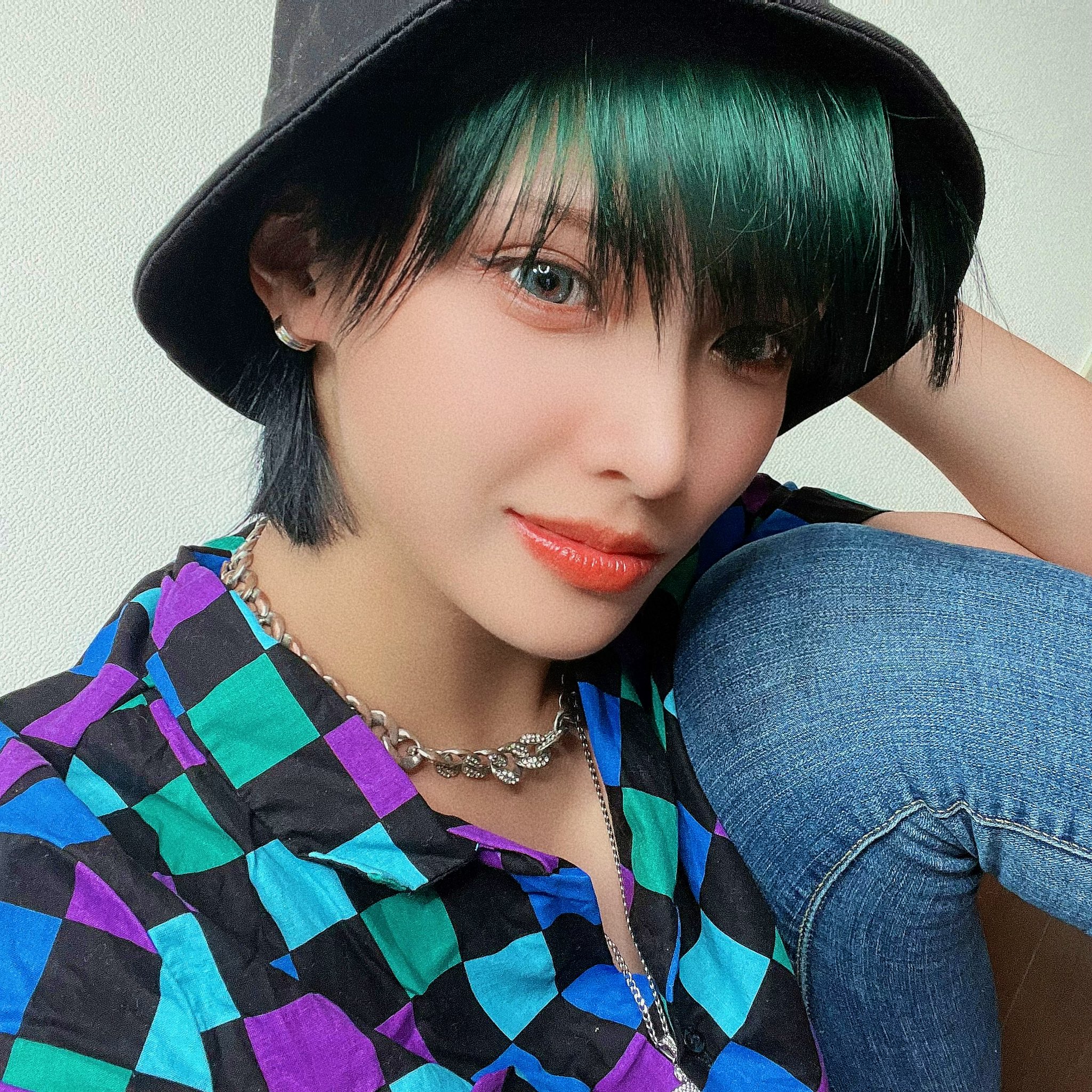 フォーエイトゑむ氏の現在｜脱退疑惑の真相と最新コスプレ・結婚の噂