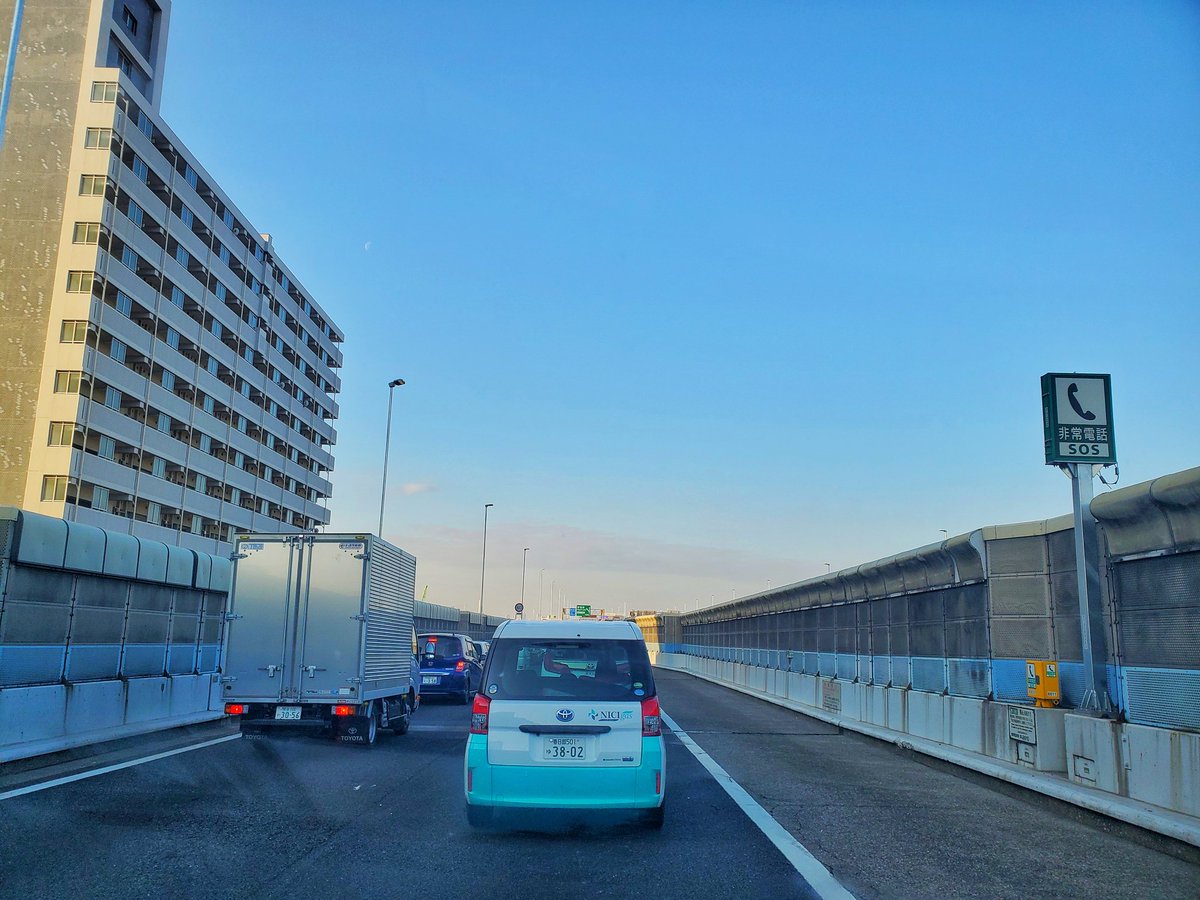 なぜ高速道路の渋滞は消えない？自動運転時代に潜む「新ボトルネック」の真相