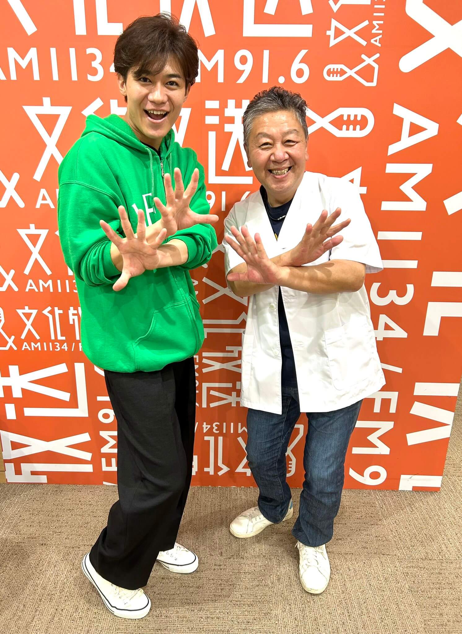 新浜レオンの父親は髙城靖雄！「伯方の塩」歌手の素顔と親子の絆