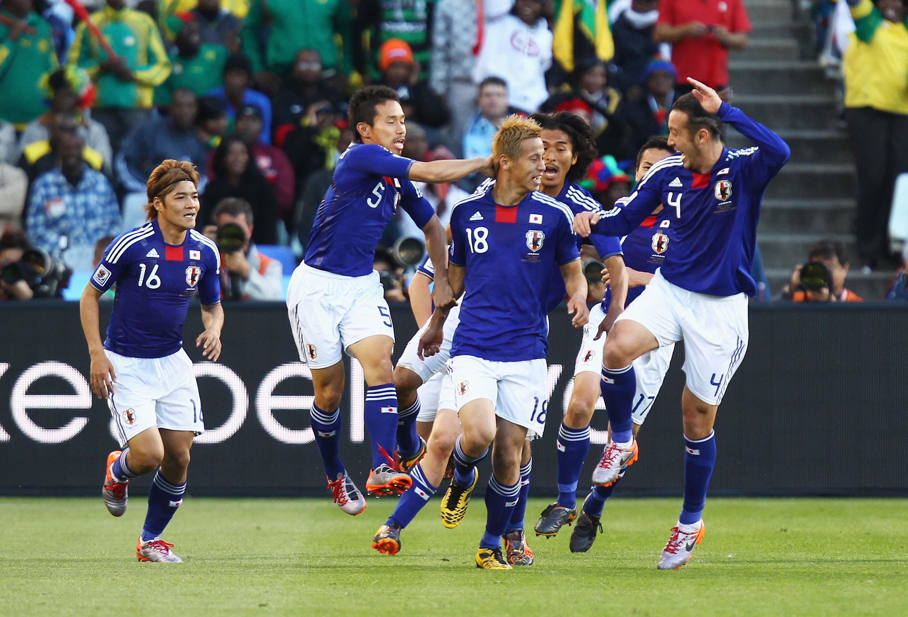 南アフリカW杯日本代表の激闘録！岡田ジャパン勝因とメンバーの現在