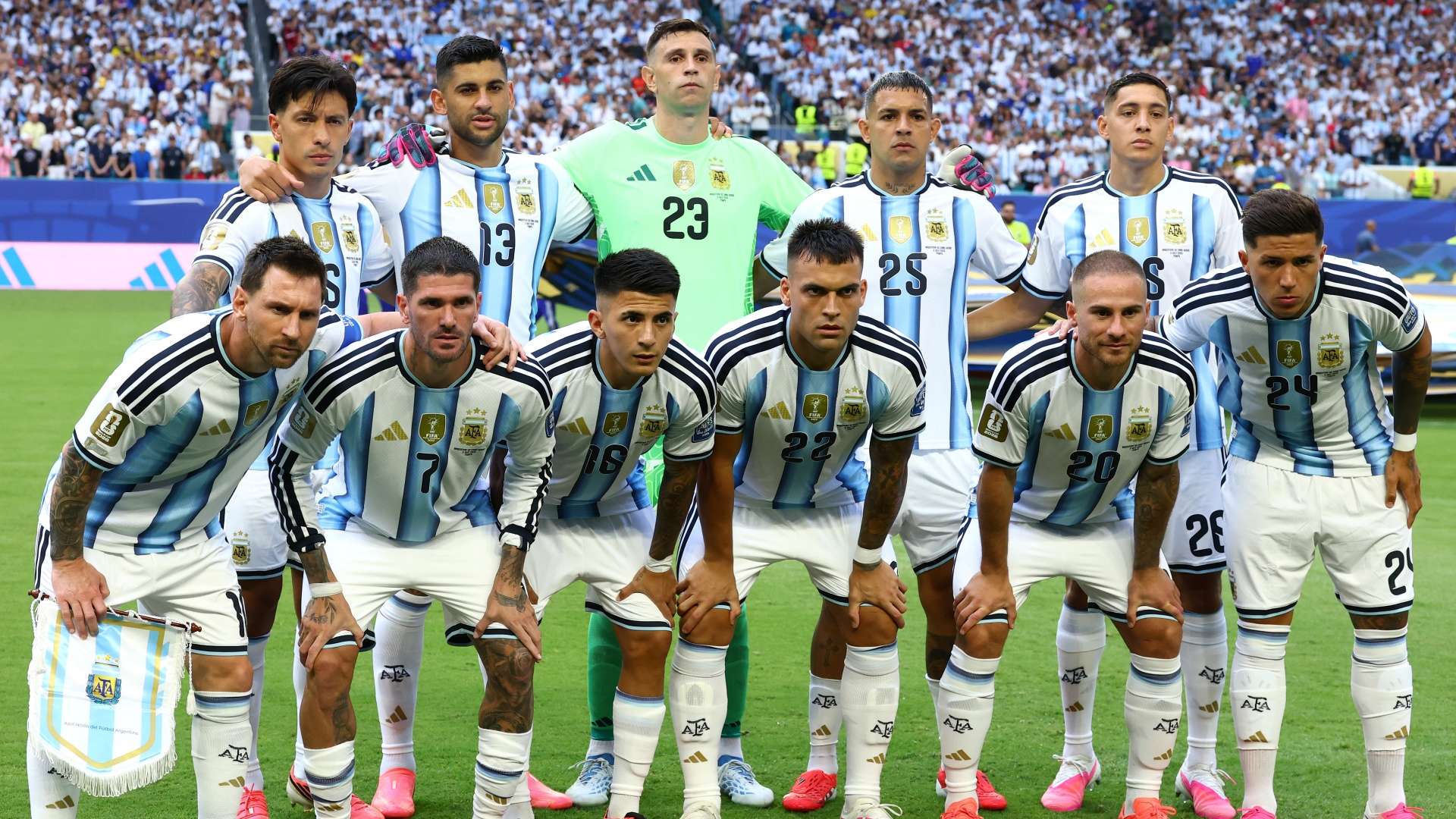 【2026最新】アルゼンチン代表メンバー一覧！メッシの現在とスタメン予想