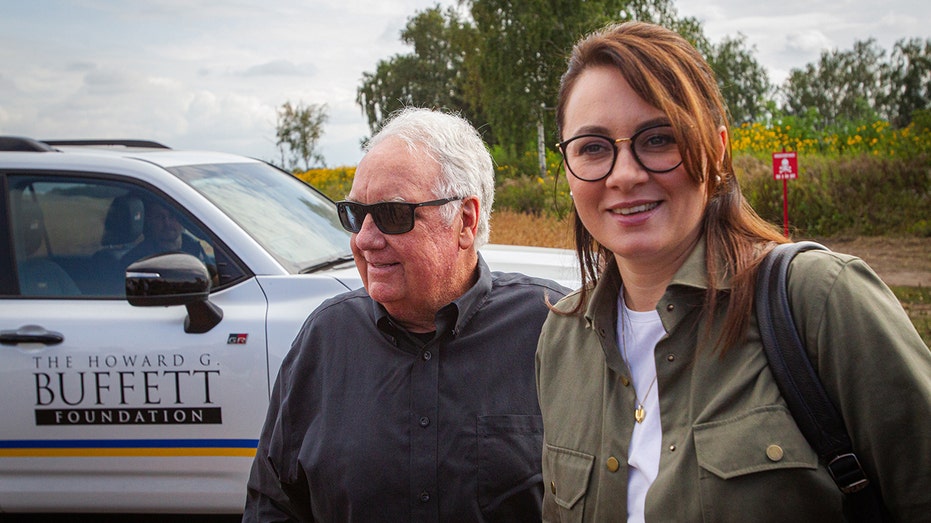 Howard Buffett Facts: Age, Net Worth, Wife, Kids, Career, Foundation, and Berkshire Role