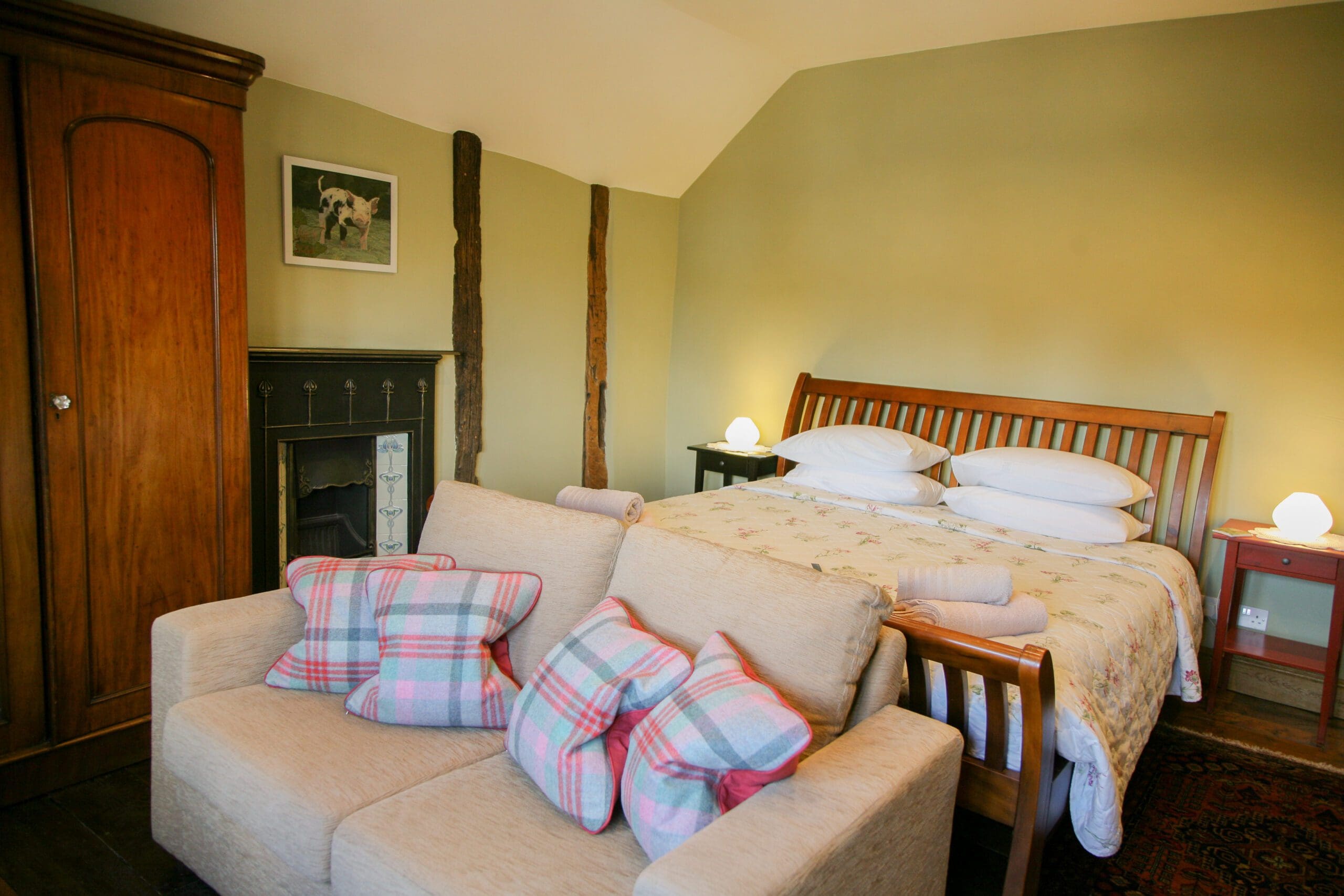 Huntlands Farm Bed and Breakfast & Upholstery