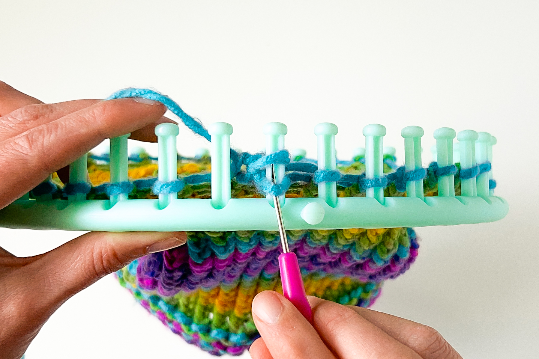 Casting off Knitting Loom