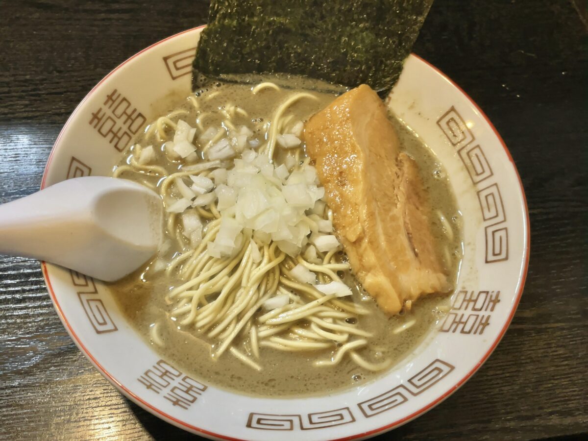 濃厚煮干しの聖地・中華ソバ伊吹！並び方ルールと和え玉の頼み方最新版