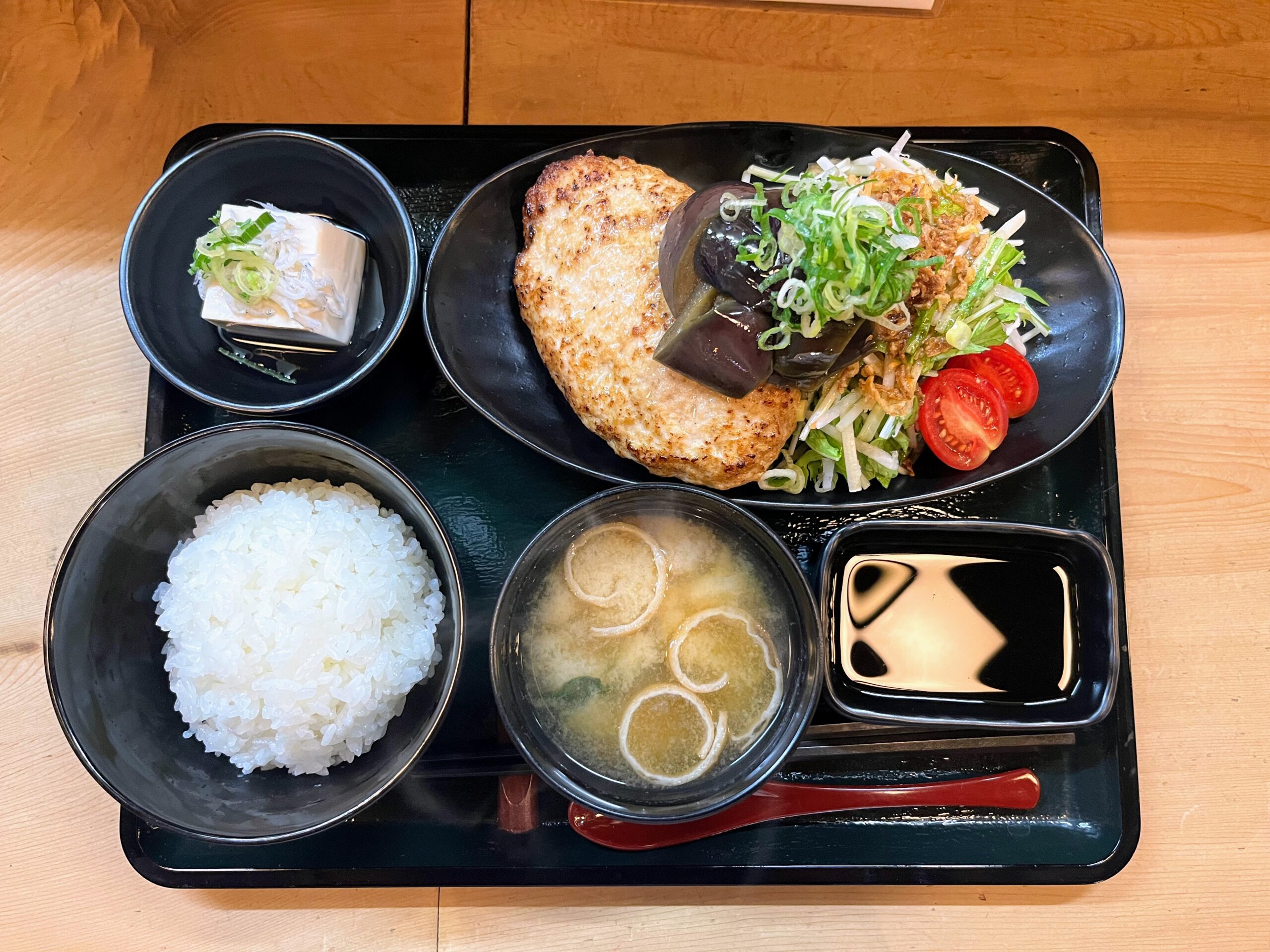 鎌倉六弥太の豆腐ハンバーグに行列ができる理由と予約の真相を検証