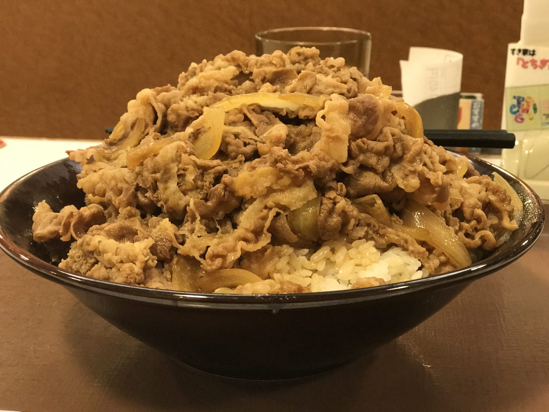 すき家「キング牛丼」2026年最新の値段と全貌！1.2Kg爆盛り裏メニューのコスパ・注文方法まで徹底解剖