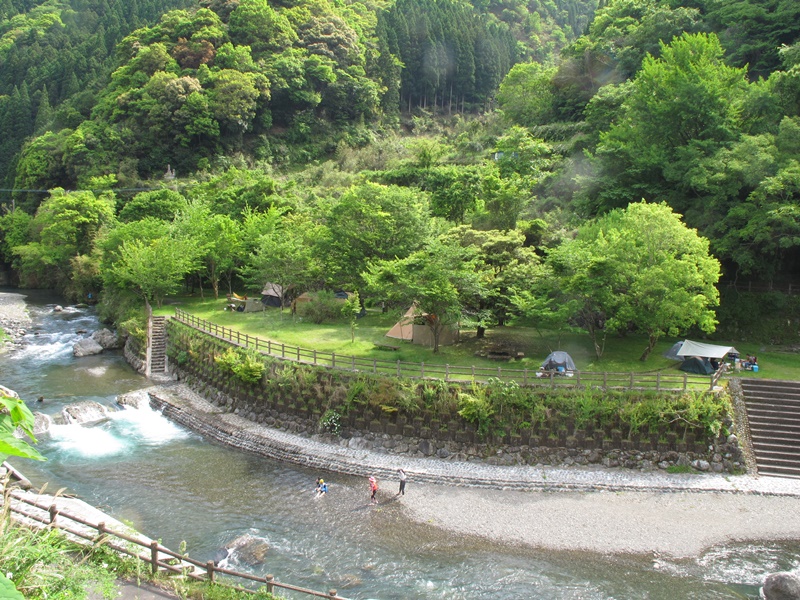 2026年春、奇跡の清流と巨岩の絶景がSnsで大話題！知る人ぞ知る「白岩戸公園」の魅力を現地徹底取材