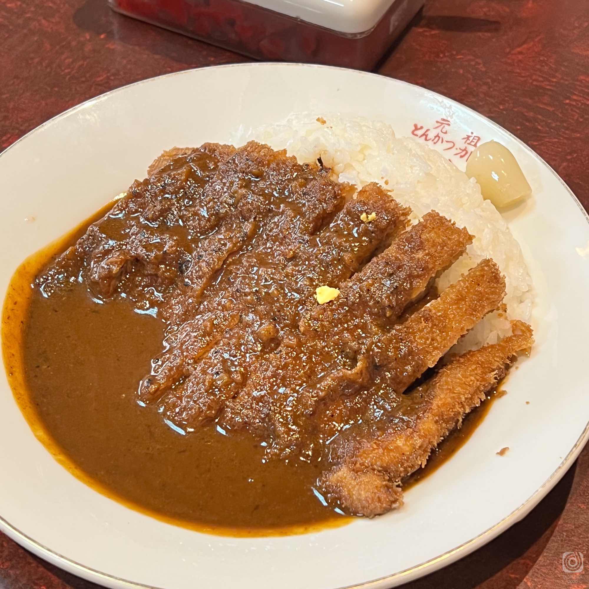 大阪難波の元祖とんかつカレーカツヤ！熟成ルーの秘密と評判を徹底取材