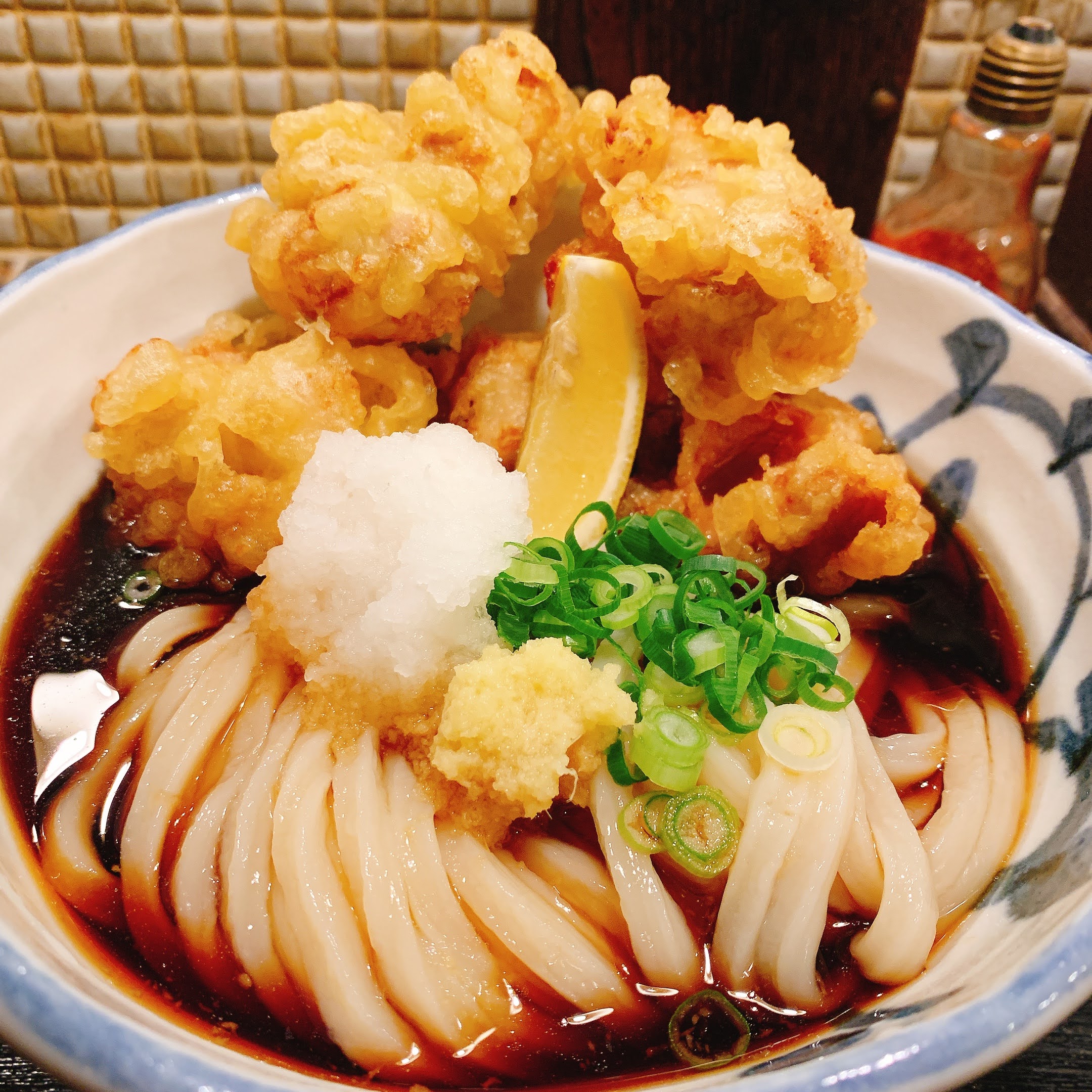 たけうちうどん店に行列が絶えない理由と名物とり天の真価【2026】