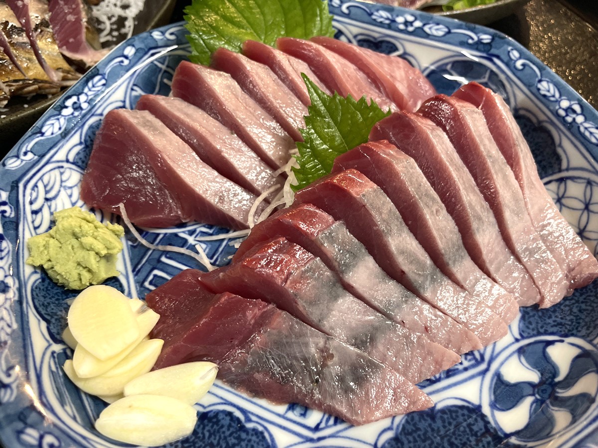 かつおのたたきの旬は年２回！初鰹と戻り鰹の違いと美味しい食べ方