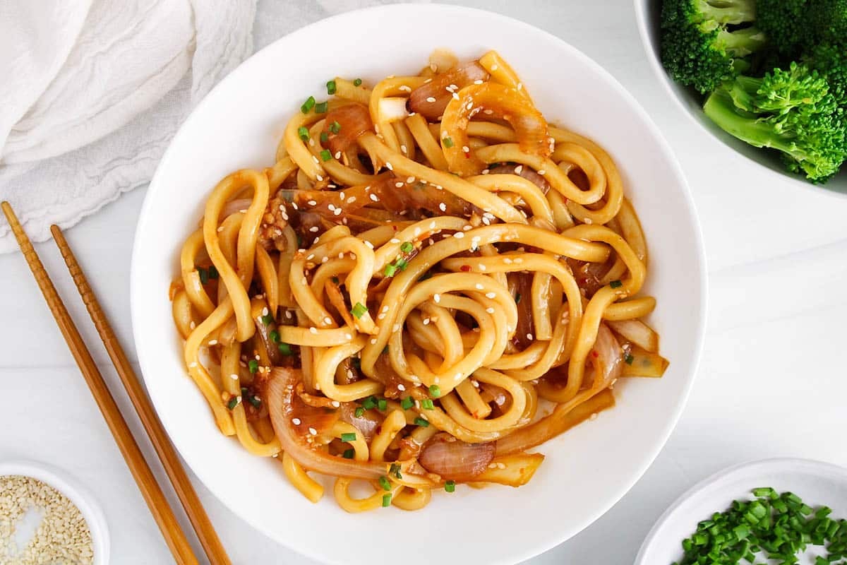 Vegan Garlic Udon Noodles