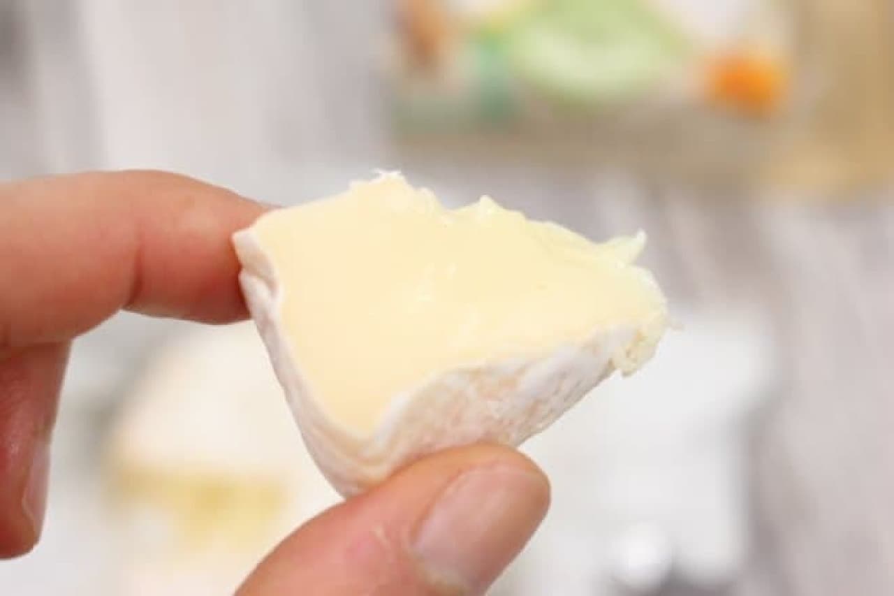 Do You Eat the Skin on Camembert Cheese