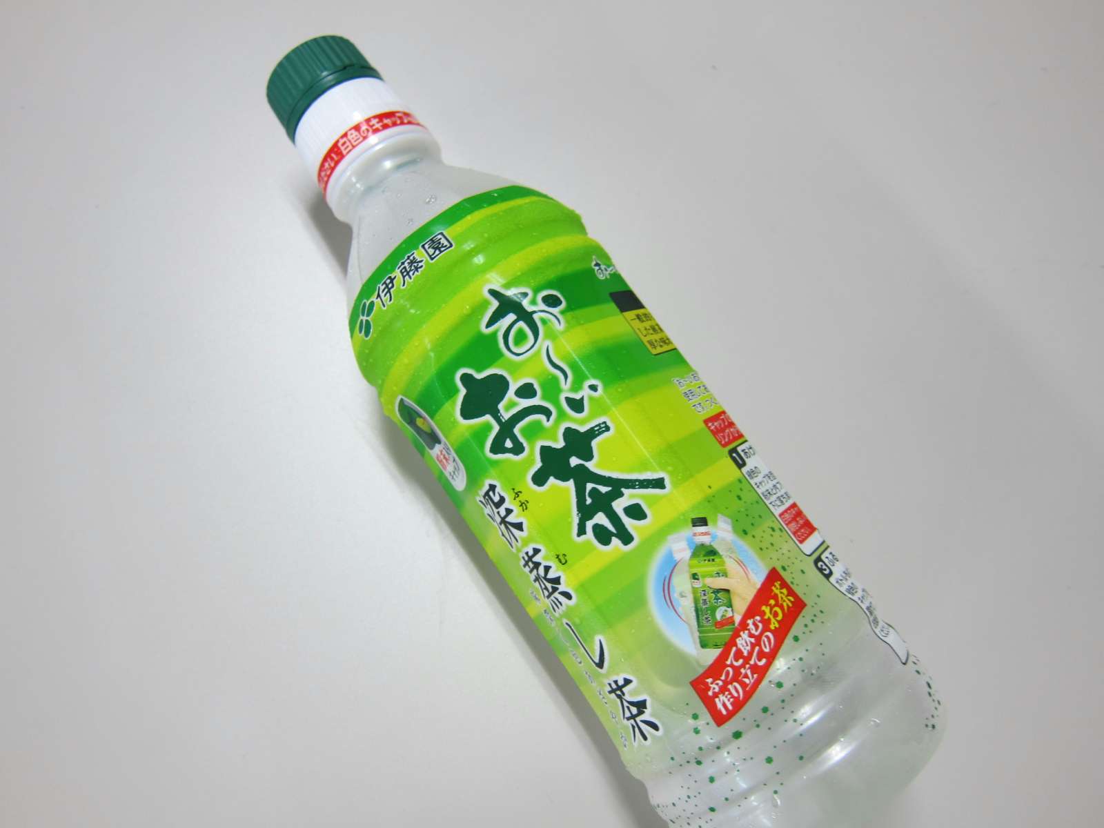 「透明なお茶」なぜ消えた？驚きの仕組みとブーム衰退の真相を徹底解剖