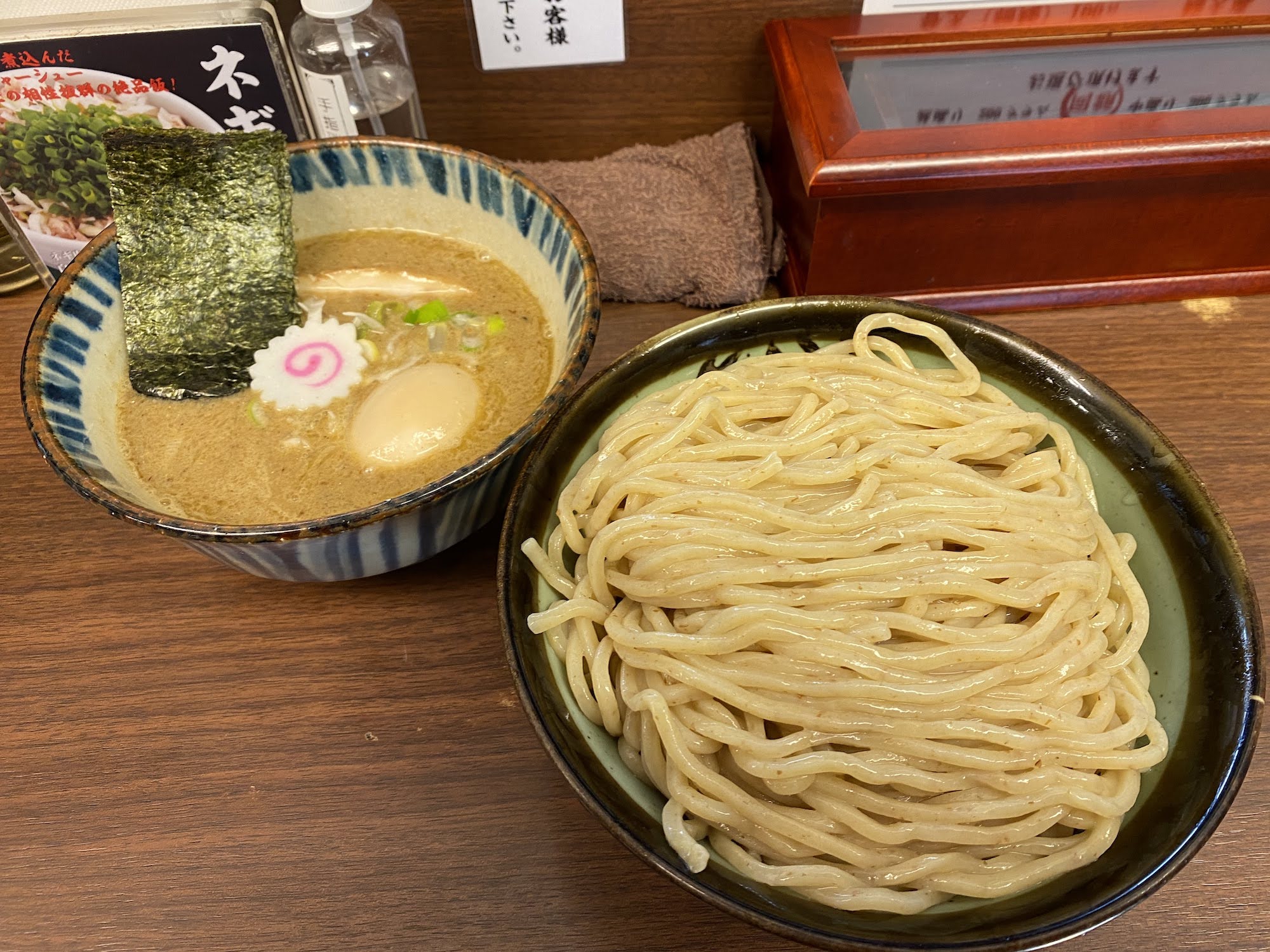 つけめん三三㐂の評判と噂の真相！濃厚魚介豚骨と極太麺の魅力を解剖