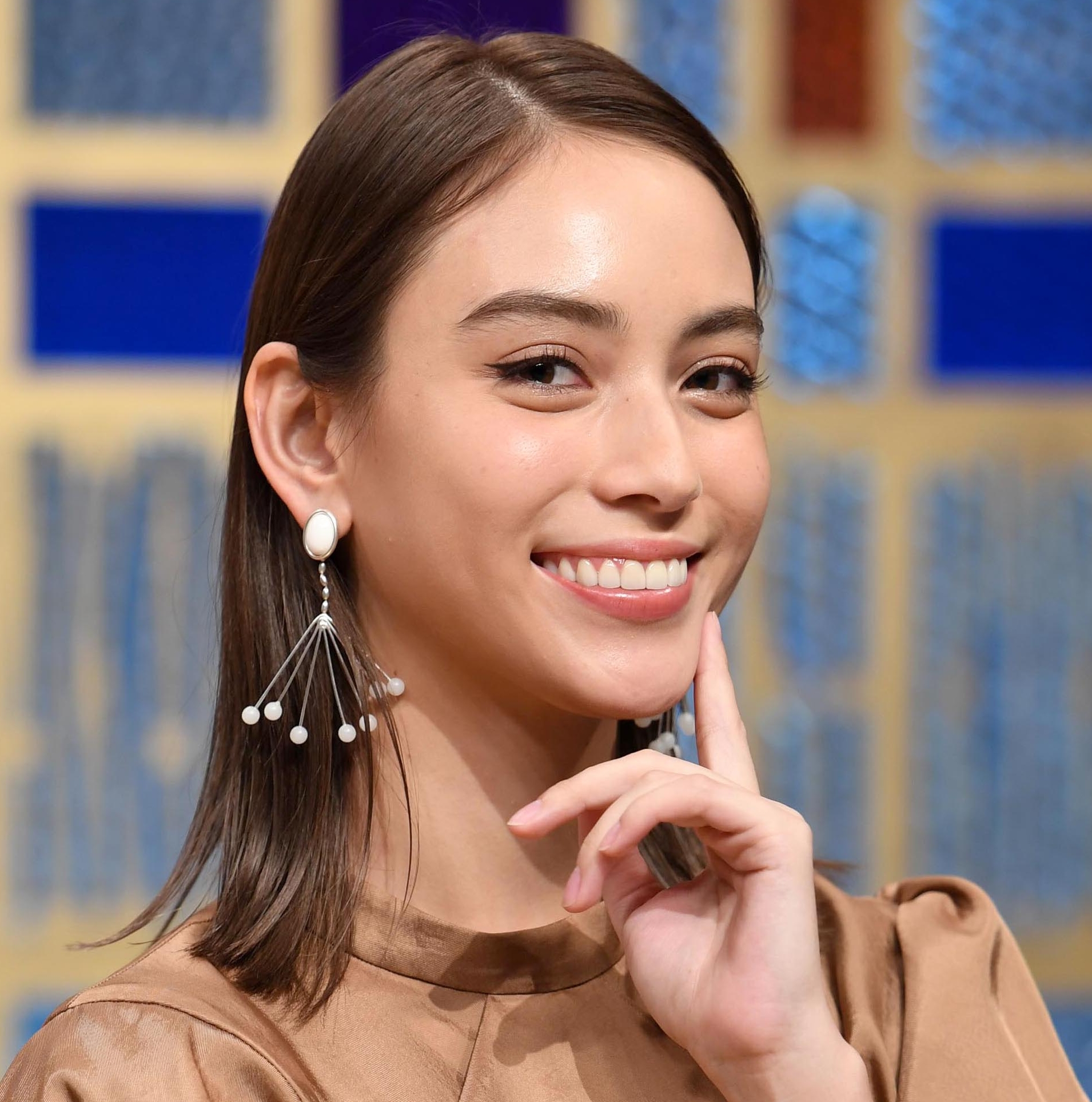 芸能人「カレン」の本名と現在！滝沢カレン結婚の真相と徹底比較