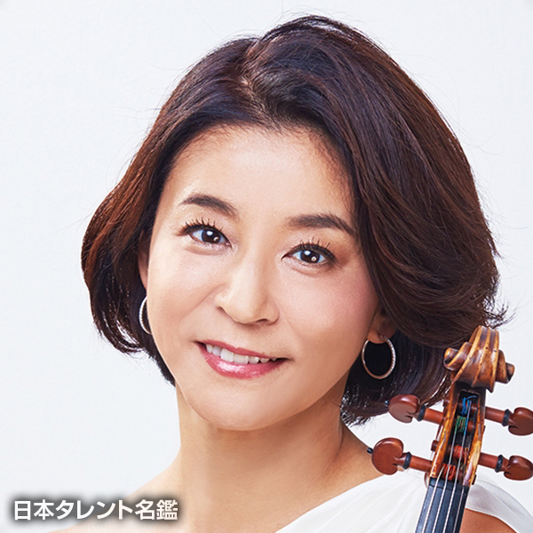 高嶋ちさ子の画像総まとめ！若い頃の美人ショットから家族写真の素顔まで