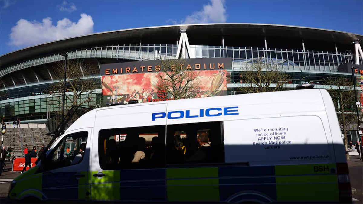 Police Warn Fans to Avoid Stadium Before Arsenal Championship Parade
