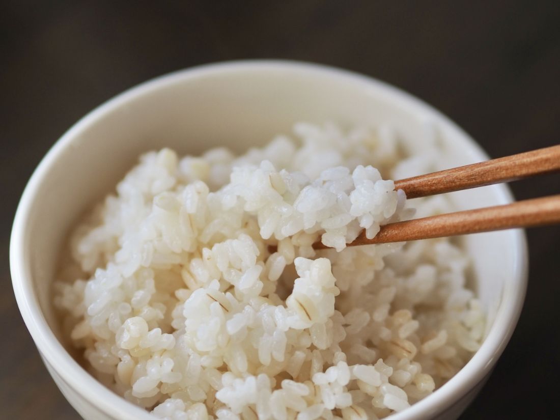 もち麦の効果で痩せる？血糖値・便秘改善の真相と2026年最新の食べ方