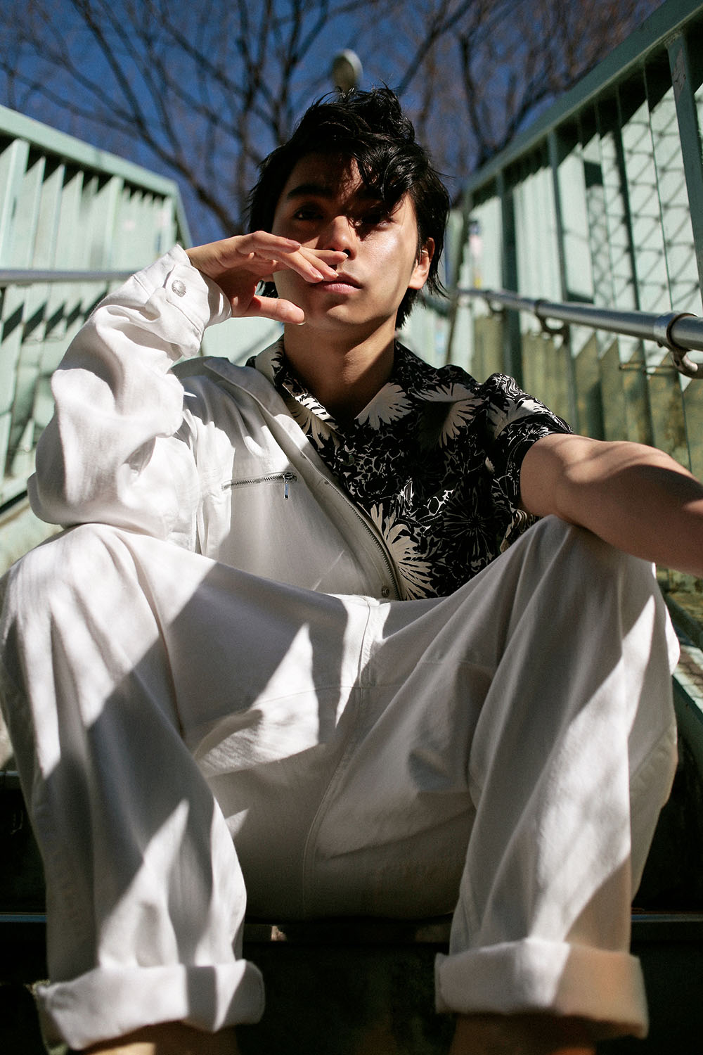 村上虹郎の私服が放つ唯一無二の色気！愛用ブランドと最新着こなし術
