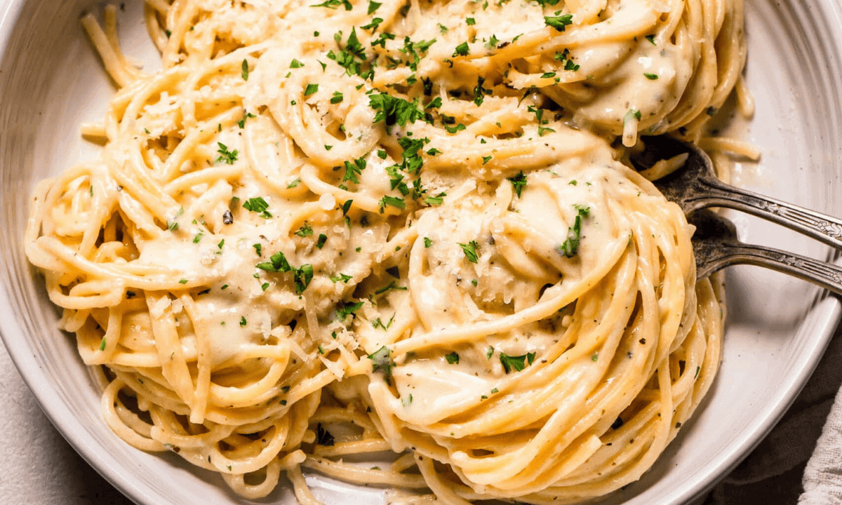 How to Make Parmesan Cheese Sauce for Pasta