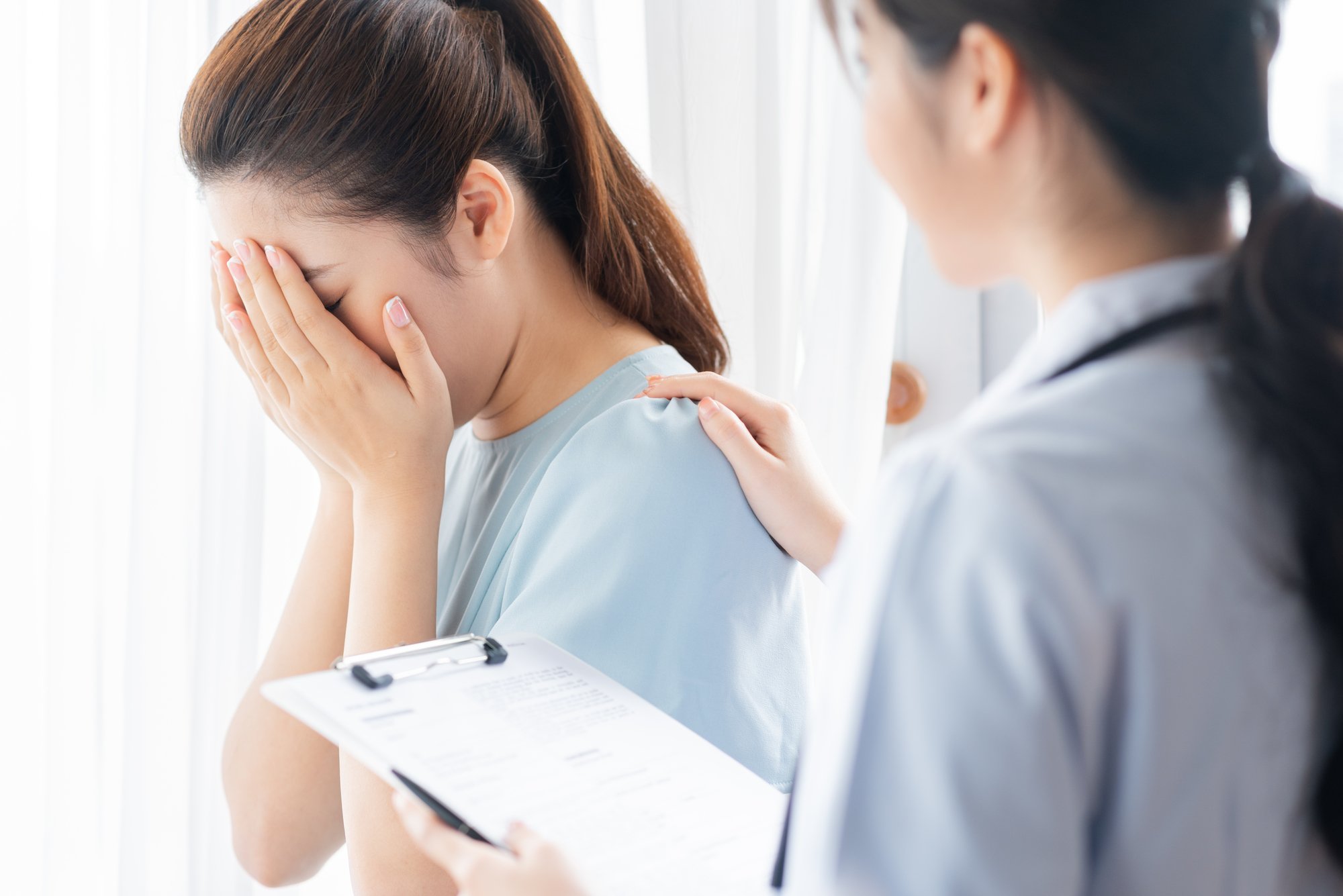 心療内科の診察で泣くのは迷惑？医師の本音と涙が止まらない理由