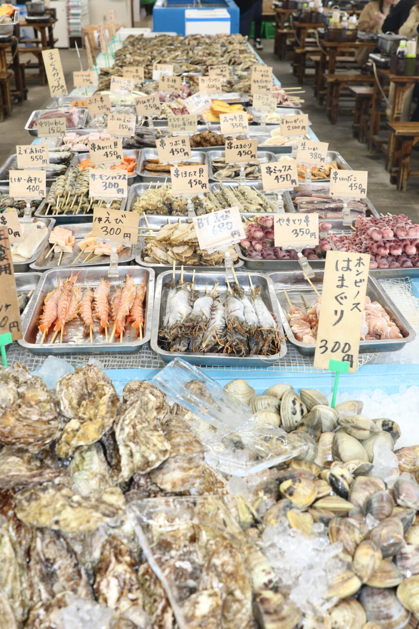 大洗「飯岡屋水産のカキ小屋」完全攻略！料金・混雑回避と絶品浜焼きの真実